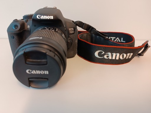Zdjęcie oferty: Lustrzanka cyfrowa Canon EOS 700D + obiektyw