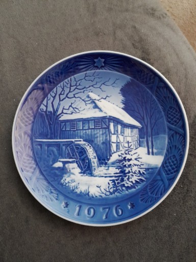 Zdjęcie oferty: Porcelanowy talerz dekoracyjny "Royal Copenhagen"