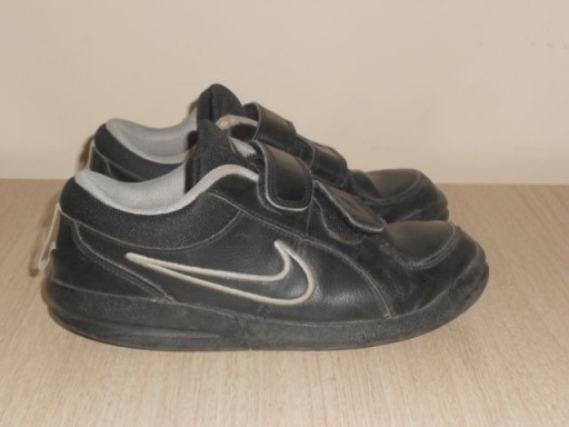 Zdjęcie oferty: Buty Nike czarne, r. 32, dla chłopca, adidasy