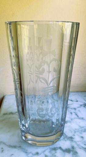Zdjęcie oferty: Kryształowy wazon z matowym ornamentem