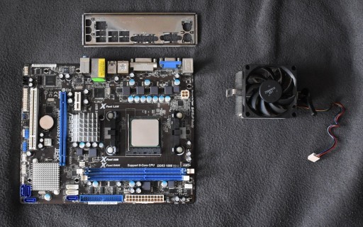 Zdjęcie oferty: Asrock 960GMIU3S3 FX + AMD Phenom II X6 1045T 