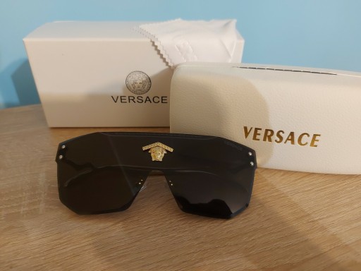 Zdjęcie oferty: Piekne okulary przeciwsloneczne Versace pudelko