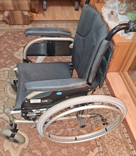 Zdjęcie oferty: Wózek inwalidzki 