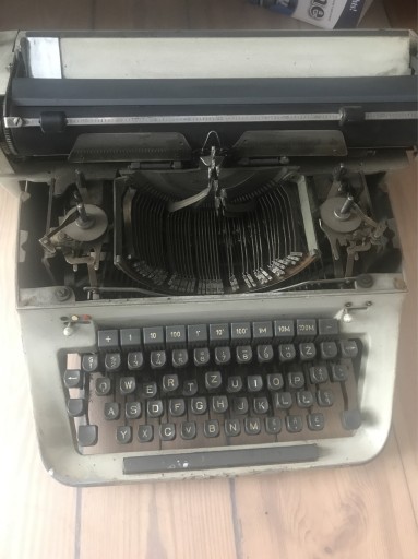 Zdjęcie oferty: Stara maszyna do pisania