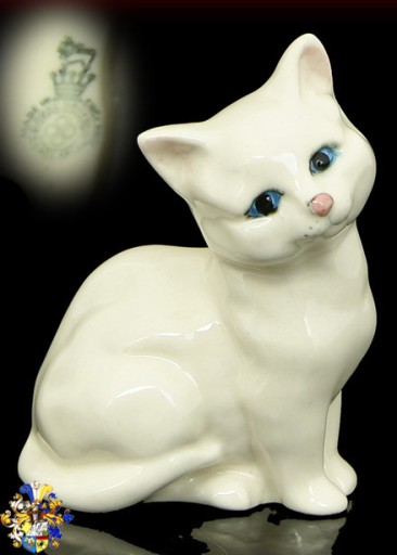 Zdjęcie oferty: Royal Doulton Kot biały siedz. figurka syg 8 cm