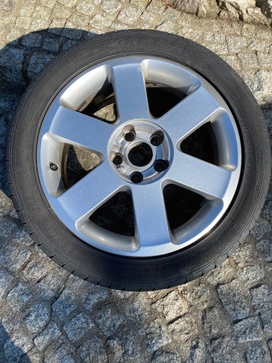 Zdjęcie oferty: Felgi aluminiowe Audi A4  235/45/17  szt.4