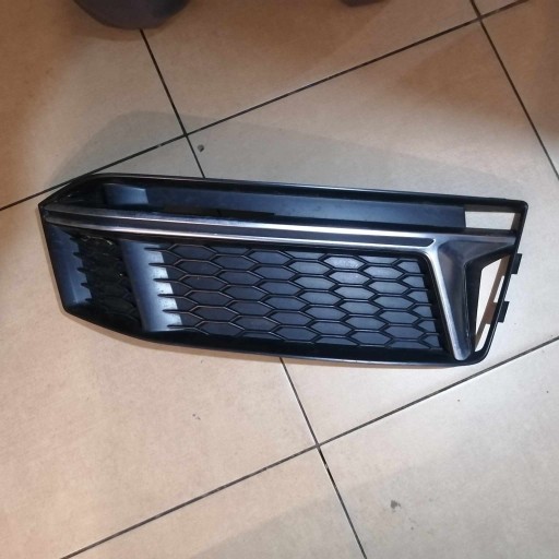 Zdjęcie oferty: Zaslepka zderzaka AUDI S4 Prawa strona przod 