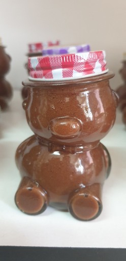 Zdjęcie oferty: Miód czekoladowy w ozdobnych słoiczkach Miś 220g