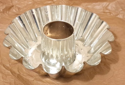 Zdjęcie oferty: Forma blaszka do babki z kominem tarta 24cm z dziurą
