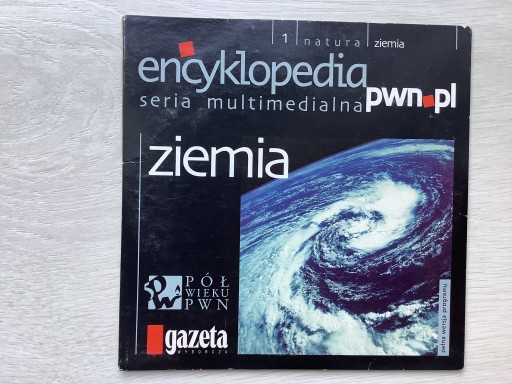 Zdjęcie oferty: Encyklopedia PWN Ziemia cz. 1