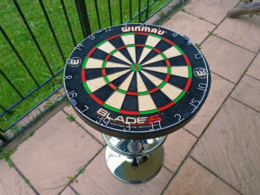 Zdjęcie oferty: Stojak stolik na lotki Winmau Blade 5 tarcza dart 