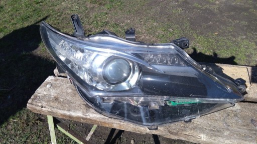 Zdjęcie oferty: Lampa prawa Toyota Auris II uszkodzona