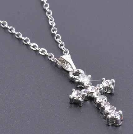 Zdjęcie oferty: Srebrny piękny krzyżyk, naszyjnik z krzyżem Jezus