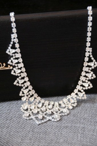 Zdjęcie oferty: Naszyjnik biżuteria ślubna z kryształkami na ślub