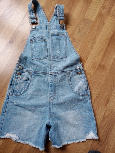 Zdjęcie oferty: Krótkie spodenki ogrodniczki jeansowe Zara