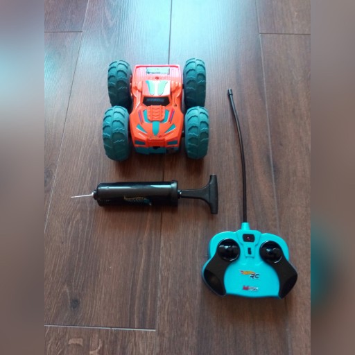 Zdjęcie oferty: HOT WHEELS ZDALNIE STEROWANY 4x4 DWUSTRONNY