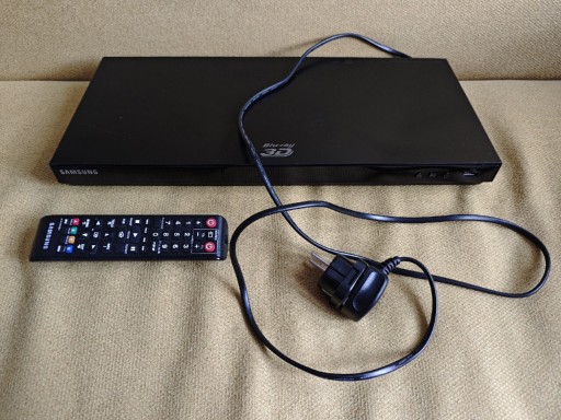 Zdjęcie oferty: Odtwarzacz Blu-Ray 3D Samsung BD-E6100 + pilot.