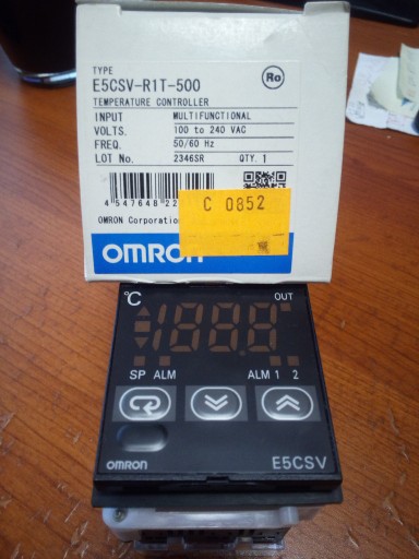 Zdjęcie oferty: Regulator temperatury OMRON E5CSV-R1T-500
