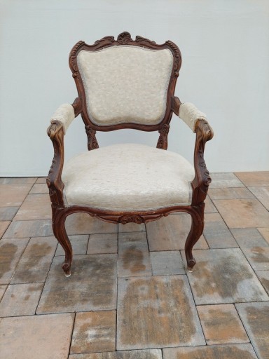 Zdjęcie oferty: Piękny  fotelik  neoklasyczny 