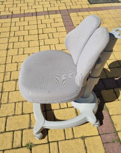 Zdjęcie oferty: Ergonomiczne krzesło do biurka dla dziecka