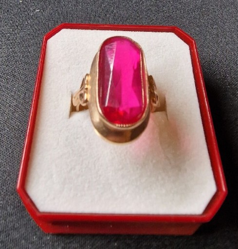 Zdjęcie oferty: Złoty pierścionek z kamieniem 8,06gr P. 583