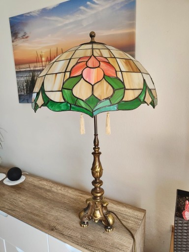 Zdjęcie oferty: Tiffany lampa stołowa witrażowa z mosiężną nogą