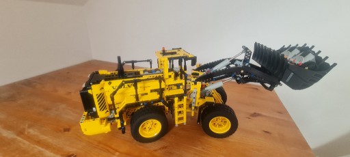 Zdjęcie oferty: LEGO Technic 42030 VOLVO L350F