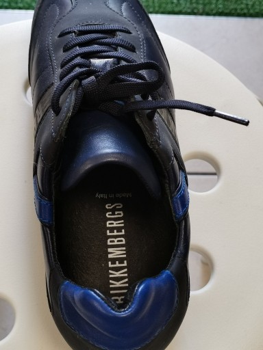 Zdjęcie oferty: Sportowe, skórzane granatowe buty Bikkembergs