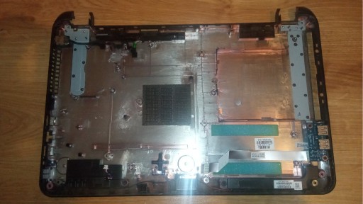 Zdjęcie oferty: dolna obudowa HP Compaq 15 s