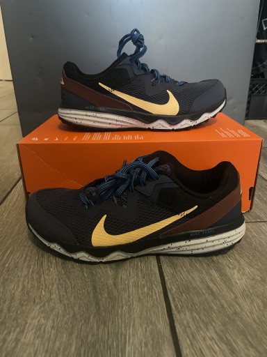 Zdjęcie oferty: Nike juniper trial , rozmiar 40