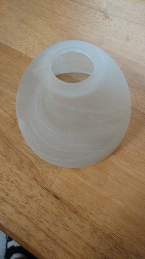 Zdjęcie oferty: Klosz szklany lampy żyrandola biały mleczny 11 cm