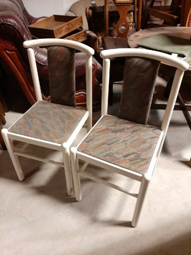Zdjęcie oferty: Krzesła lakierowane na biało 2 szt. 