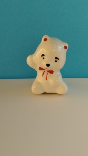 Zdjęcie oferty: Figurka Miś z kokardką Biały Polarny Ceramika 