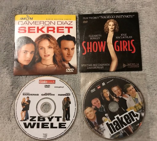 Zdjęcie oferty: Haker, Show Girls, Sekret, Zbyt Wiele 4 filmy DVD