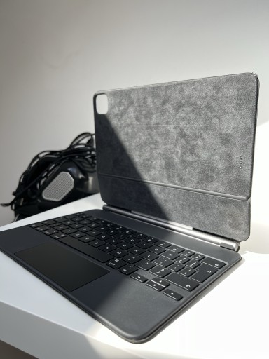Zdjęcie oferty: Klawiatura iPad 11 Pro/Air Magic Keyboard z Logo