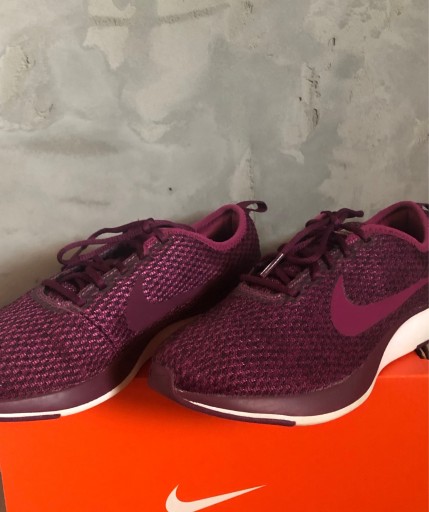 Zdjęcie oferty: Buty Nike r 5Y / 37,5 lekkie i wygodne. Super!