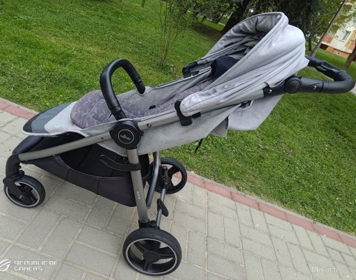 Zdjęcie oferty: Wózek Baby Design WAVE jak nowy, mało używany.
