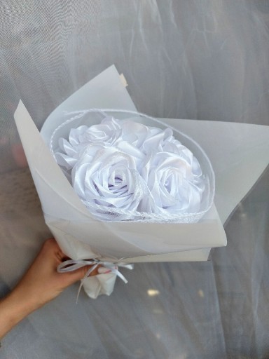 Zdjęcie oferty: Bukiet białych róż 5szt.
