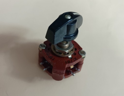 Zdjęcie oferty: Przełącznik obrotowy 11P1NPM UNITRA-ELTRA