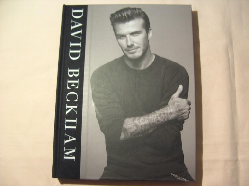 Zdjęcie oferty: David Beckham historia  - Książka Nowa 