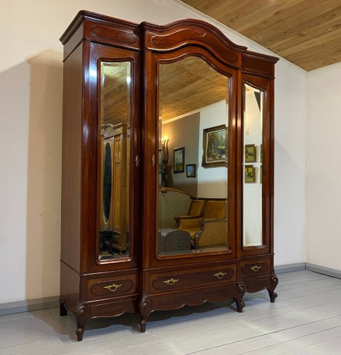 Zdjęcie oferty: WYTWORNA GARDEROBA-SZAFA 3 DRZWI LOUIS XV STAN BDB DOSTAWA CAŁA  PL