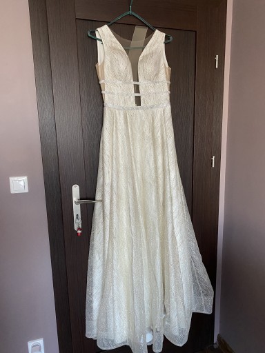 Zdjęcie oferty: Brokatowa błyszcząca suknia ślubna dekolt V