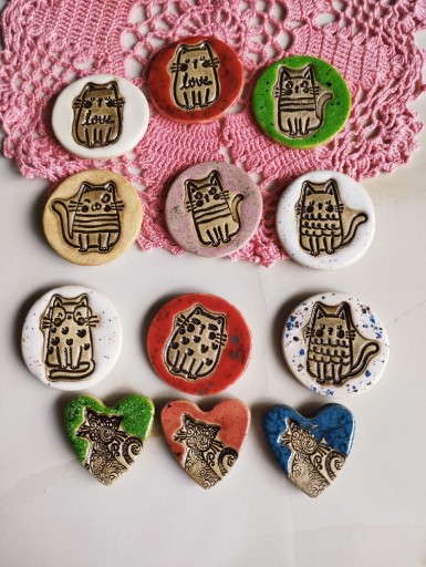 Zdjęcie oferty: Ceramiczny magnes kot, rękodzieło 