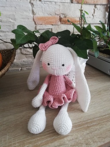 Zdjęcie oferty: Lusia    Króliczek na szydełku amigurumi