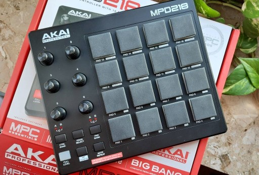 Zdjęcie oferty: Akai MPD 218 pad, kontroler midi usb