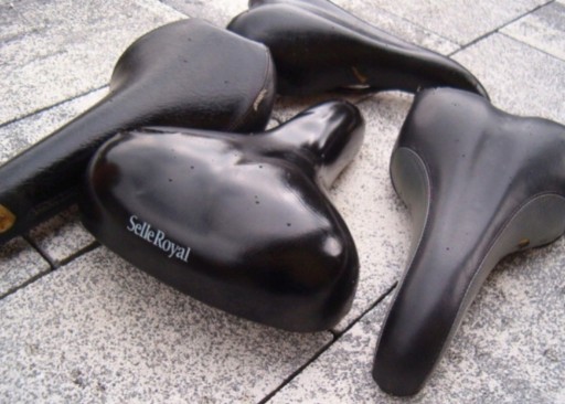 Zdjęcie oferty: Siodełka rowerowe pakiet 4 sztuki, jedno żelowe