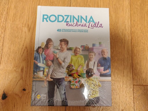 Zdjęcie oferty: Rodzinna kuchnia Lidla - NOWA FOLIA