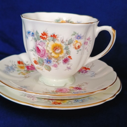 Zdjęcie oferty: **filiżanka secesyjna Royal Doulton 1955+