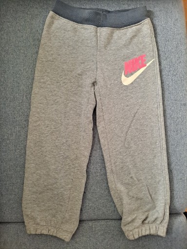 Zdjęcie oferty: Spodnie dziewczęce Nike 110-116 