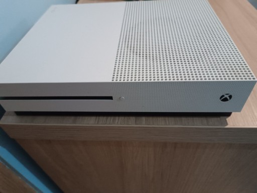 Zdjęcie oferty: Xbox one s 1 pad 